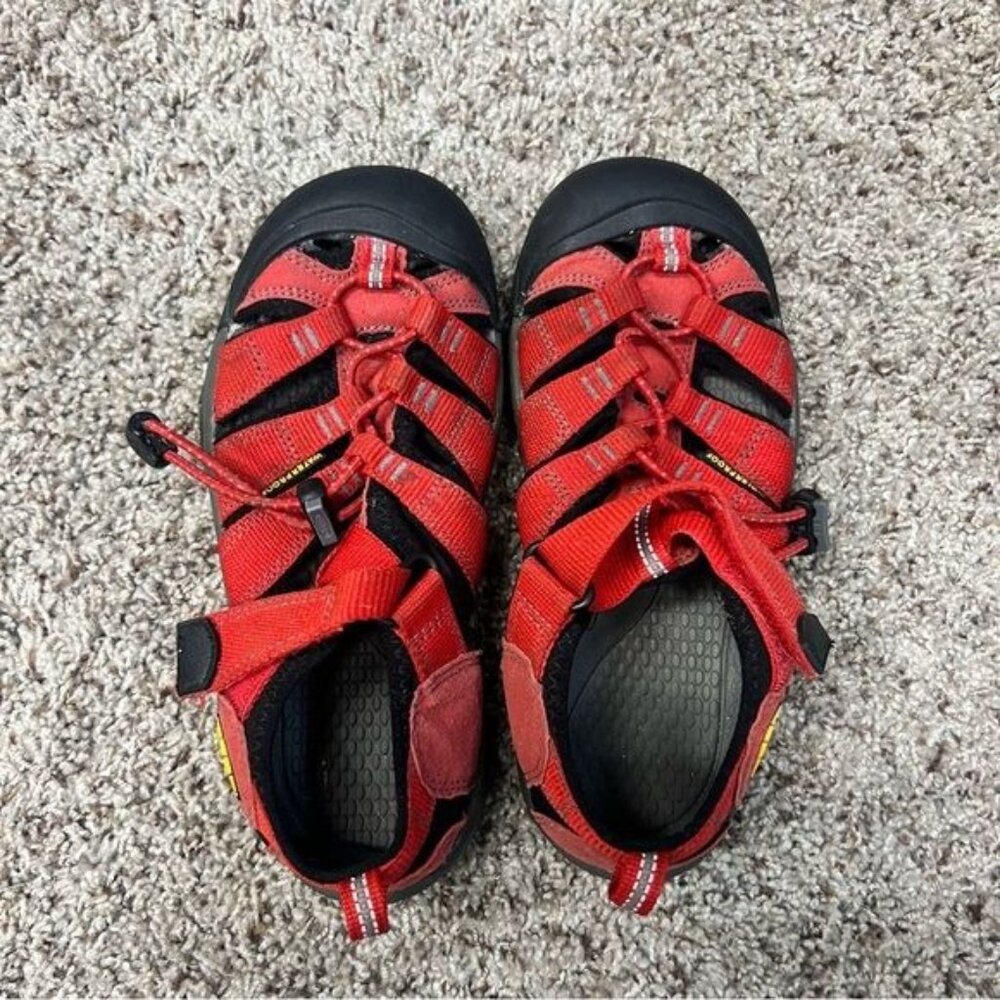 Keen Newport Youth Kids Hiking Water Sandals in Red, Size 2 - Picture 8 of 8